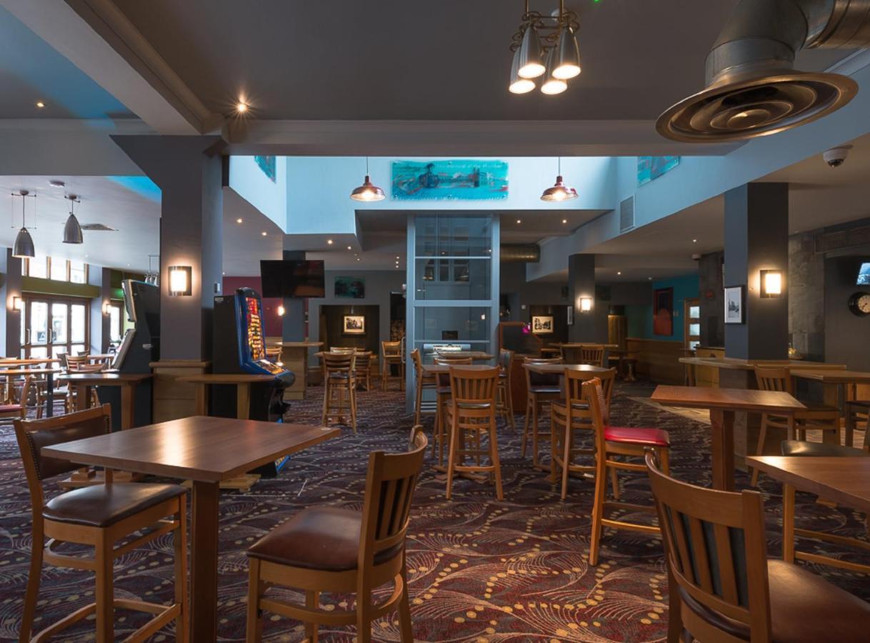 Admiral Of The Humber Wetherspoon Kingston upon Hull Exterior foto